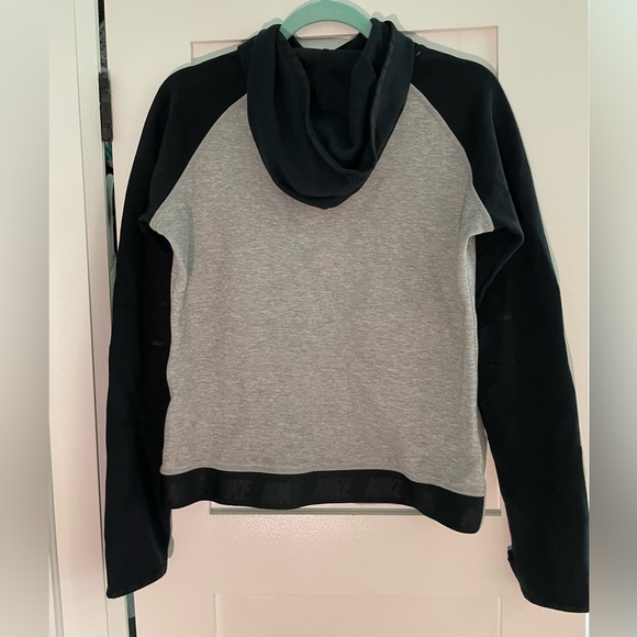 Nike Women’s Sweater - Picture 2 of 4